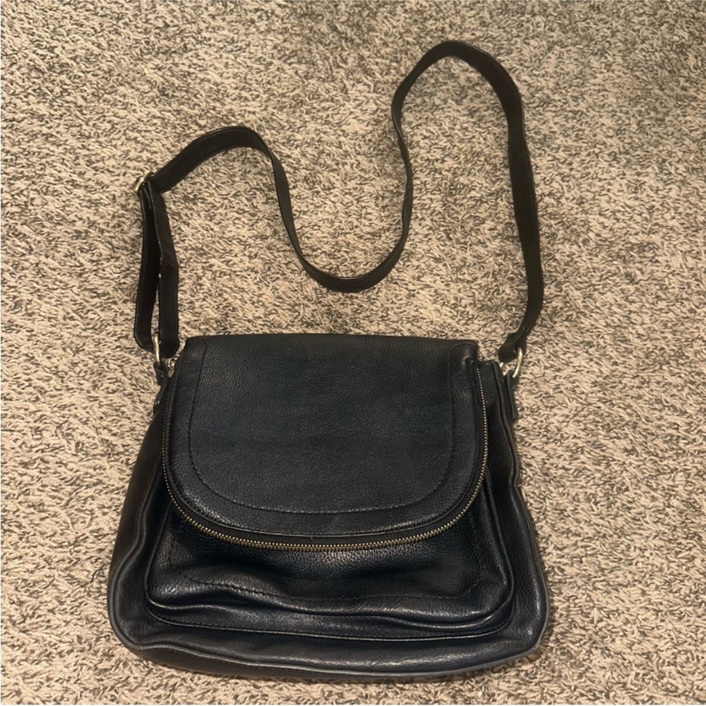 Chic Black Crossbody Bag